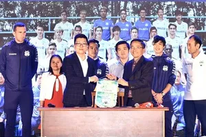 Mizuno iếp tục đồng hành cùng đội bóng phố Núi. Ảnh: ANH TIẾN