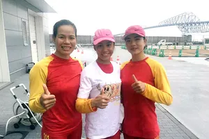 Các cô gái rowing Việt Nam tại đấu trường Olympic.