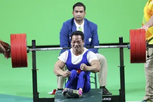 Lực sĩ Lê Văn Công đang là nhà vô địch Paralympic.