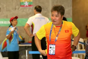 Có chuyên gia Hoang Guo Hui.