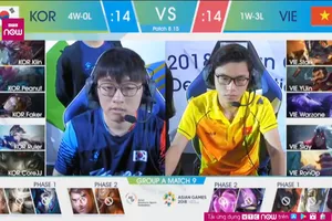 Đội tuyển LMHT Việt Nam (phải) thi đấu với Hàn Quốc tại Asian Games 2018.