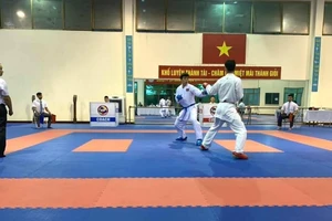 Đội tuyển karate quốc gia trong buổi thi đấu ngày 15-10 tại Trung tâm HLTTQG Hà Nội. Ảnh: V.S.H