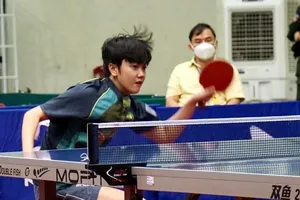 Tay vợt 17 tuổi Trần Mai Ngọc bất ngờ vượt qua nhiều đàn chị để giành HCV đơn nữ.