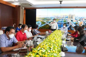 Ông Võ Tấn Quan, Chánh văn phòng HĐND, UBND Thành phố Thủ Đức, giới thiệu tổng quan về giải. Ảnh: DŨNG PHƯƠNG