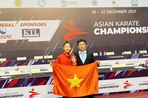 VĐV Hoàng Thị Mỹ Tâm có HCV đầu tiên cho đoàn karate Việt Nam. 