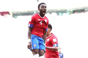 Sự phấn khích của Fuller sau khi ghi siêu phẩm vào lưới Nhật Bản. Ảnh:FIFA