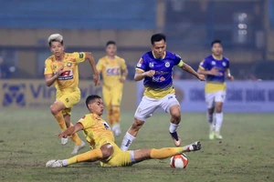 Văn Quyết đang có 98 bàn thắng ở V-League 2022. Ảnh: HNFC