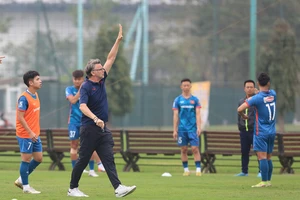 Ông Troussier sẽ tập trung vào đội U23 Việt Nam với nhiều giải quan trọng sắp đến