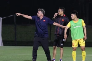 Thầy trò HLV Troussier chỉ có 2 trận đấu tập huấn trong nước trước thềm SEA Games 32