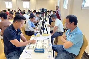 Hai kỳ thủ Lại Lý Huynh và Nguyễn Thành Bảo được mời dự giải đấu năm nay. Ảnh: MINH THẮNG