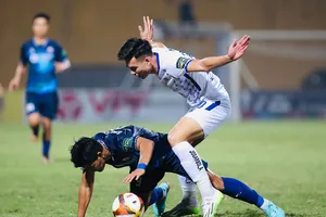 Hà Nội FC trở lại cuộc đua vô địch sau trận thắng 4-1 trước Bình Định hồi tuần qua