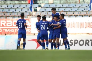 Niềm vui của cầu thủ Quảng Nam khi đánh bại đội khách PVF