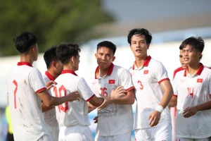 Các cầu thủ U23 Việt Nam có khởi đầu thuận lợi tại giải U23 Đông Nam Á 2023. Ảnh: MINH HOÀNG