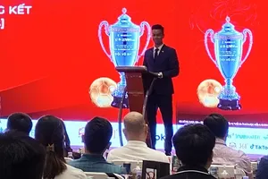 Ban tổ chức thông tin về vòng chung kết giải đấu. Ảnh: MINH MINH