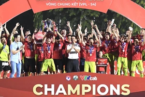 Đại Từ FC vô địch Giải bóng đá 7 người quốc gia 2023. ẢNH: TÂM HÀ 