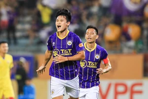 Niềm vui của Tuấn Hải khi ghi bàn thắng trong trận đấu thứ 100 cho Hà Nội FC. ẢNH: HNFC