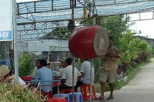 Ông Huỳnh Văn Đ. được người nhà đưa về lo hậu sự