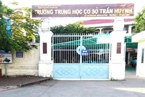 Trường THCS Trần Huỳnh