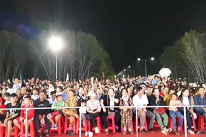 Người dân Đất Mũi ủng hộ tuyển U22 Việt Nam