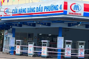 Cửa hàng xăng dầu của Công ty CP Thương nghiệp Cà Mau tại phường 4 (TP Cà Mau) đóng cửa