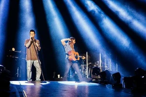 Tiết lộ bí mật về Maroon 5: “Ngôi sao chính” của 8Wonder Winter Festival 