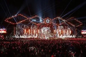 8Wonder: Moments of Wonder 2025: Khi âm nhạc viết nên tinh thần Việt Nam hùng cường và khát vọng vươn xa