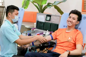 Mỗi nhân viên tại FWD được khuyến khích tham gia các hoạt động thiện nguyện vì cộng đồng thông qua chính sách "Ngày Vì Cộng Đồng - Community Care Volunteering Leave"