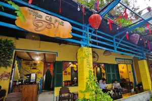 Một tiệm cà phê phong cách hoài cổ ở phường Trấn Biên, Đồng Nai