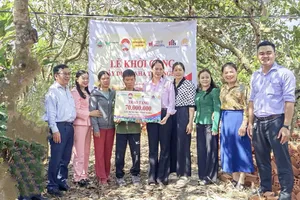 UBND xã Ea Knốp khởi công nhà tình nghĩa cho các hộ nghèo