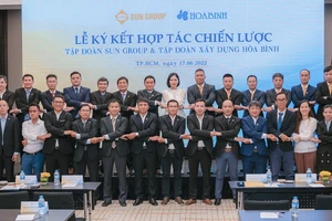 Tập đoàn Xây dựng Hòa Bình và Sun Group ký kết hợp tác chiến lược