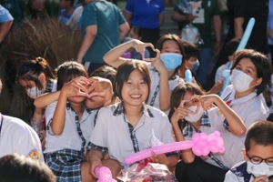 Niềm vui của những bạn nhỏ trong ngày hội Trung Thu sẻ chia – Mùa trăng tròn đầy do SCB tổ chức