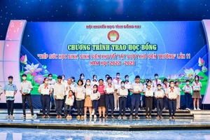 Vedan Việt Nam trao học bổng “Tiếp sức học sinh, sinh viên khuyết tật vượt khó đến trường” năm học 2022-2023 