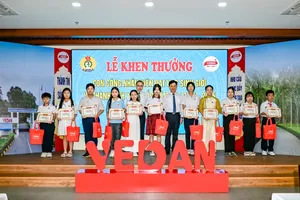 Vedan Việt Nam khen thưởng 892 học sinh giỏi là con em người lao động