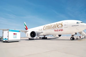 Emirates SkyCargo vận chuyển 600 triệu liều vaccine Covid-19