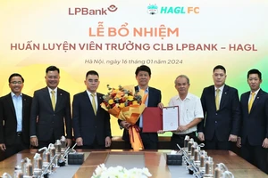 Ông Vũ Tiến Thành chính thức được trao bổ nhiệm làm Huấn luyện viên trưởng CLB Bóng đá LPBank HAGL