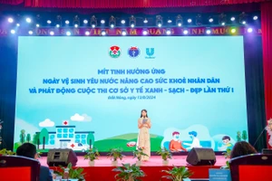 Mít tinh hưởng ứng Ngày Vệ sinh yêu nước, nâng cao sức khỏe nhân dân năm 2024