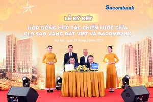 Lễ ký kết hợp tác chiến lược giữa Sacombank và Câu lạc bộ Sao Vàng Đất Việt 