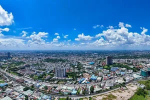 Quốc lộ 13 đóng vai trò là tuyến vận tải liên vùng sau khi mở rộng