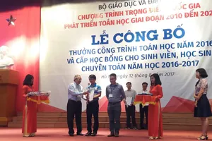 Trao thưởng cho các công trình toán học tiêu biểu