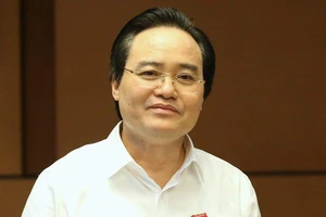 Bộ trưởng Phùng Xuân Nhạ