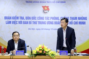 Quang cảnh buổi làm việc ngày 4-12