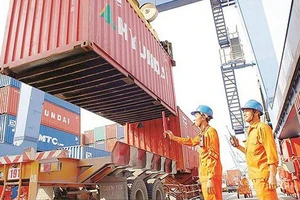  Phấn đấu tốc độ tăng trưởng GDP của cả nước bình quân 5 năm 2021-2025 tăng khoảng 7% ​