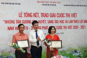 Trao giải cho tập thể, cá nhân có tác phẩm xuất sắc