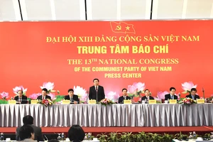 Họp báo trước khai mạc Đại hội XIII của Đảng. Ảnh: VIẾT CHUNG