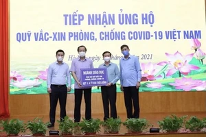 Ngành giáo dục ủng hộ 4,5 tỷ đồng cho Quỹ vaccine phòng Covid-19