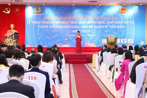 Lễ vinh danh các nhà giáo, cán bộ quản lý tiêu biểu năm 2021