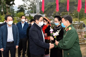 Thủ tướng Phạm Minh Chính dự Ngày hội Đại đoàn kết toàn dân tộc liên khu dân cư Pác Bó, Nặm Lìn, Nà Lẹng, xã Trường Hà, huyện Hà Quảng, tỉnh Cao Bằng. Ảnh: VGP