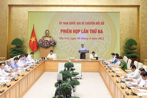 Thủ tướng Phạm Minh Chính, Chủ tịch Ủy ban Quốc gia về chuyển đổi số chủ trì phiên họp thứ ba của Ủy ban. Ảnh: VGP