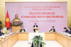 Thủ tướng Phạm Minh Chính chủ trì và phát biểu tại phiên họp thứ 7 của Ủy ban Quốc gia về chuyển đổi số, chiều 28-12. Ảnh: VIẾT CHUNG