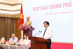 Họp báo Chính phủ chiều 3-4. Ảnh: QUANG PHÚC